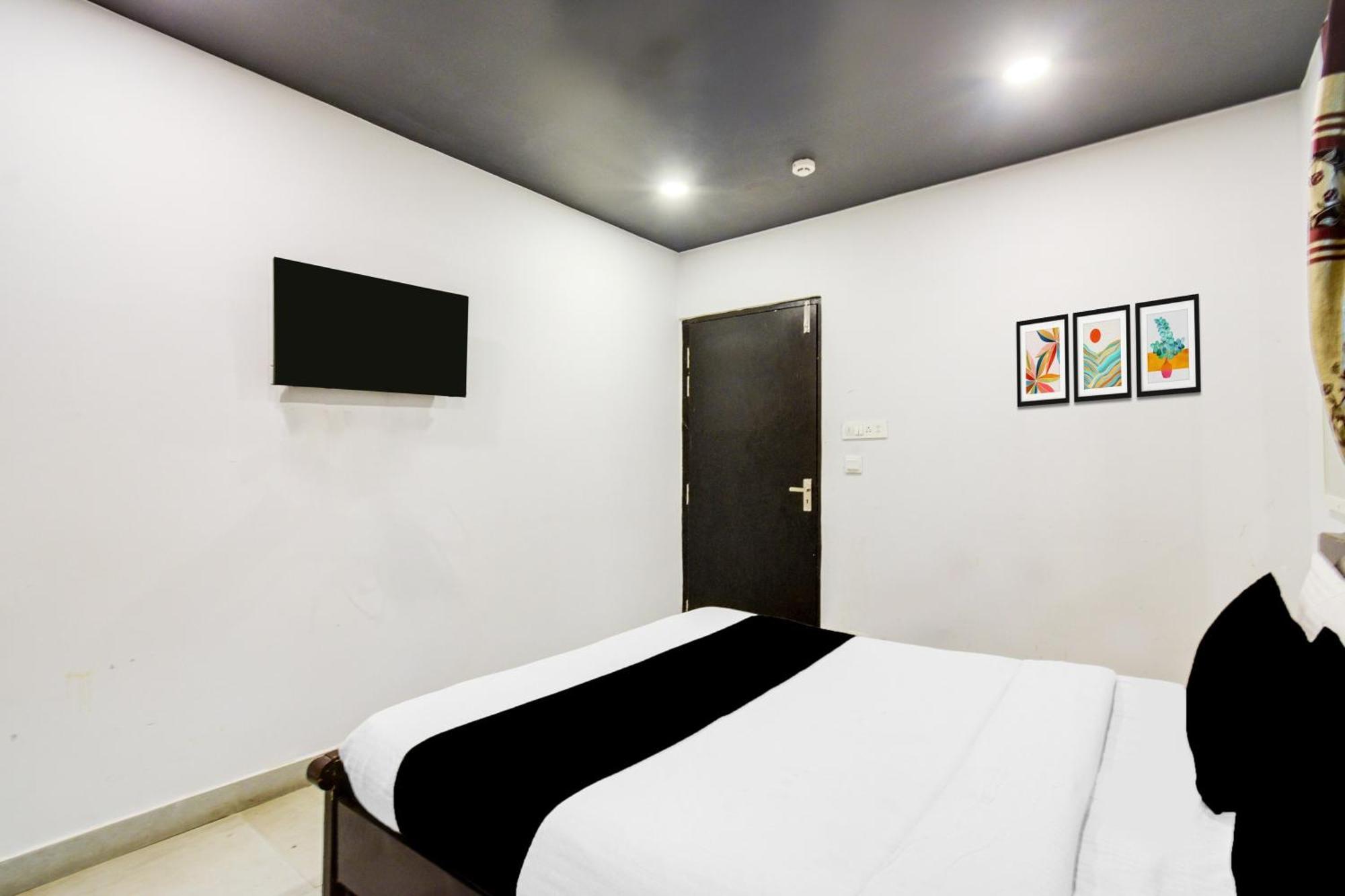 Super Townhouse Alwal Road Hotel Trimulgherry Exterior photo